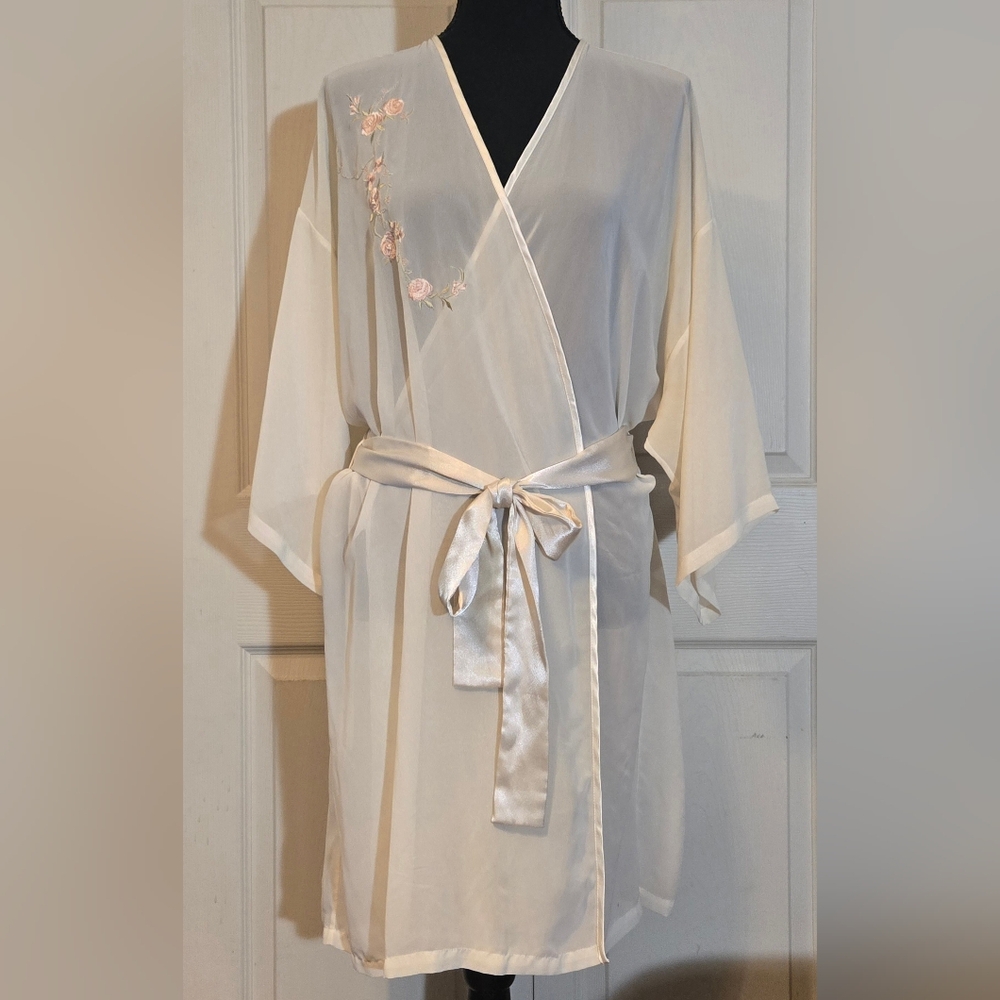 Secret Treasures Cream/Soft Pink Robe with Pink Floral Embroidery